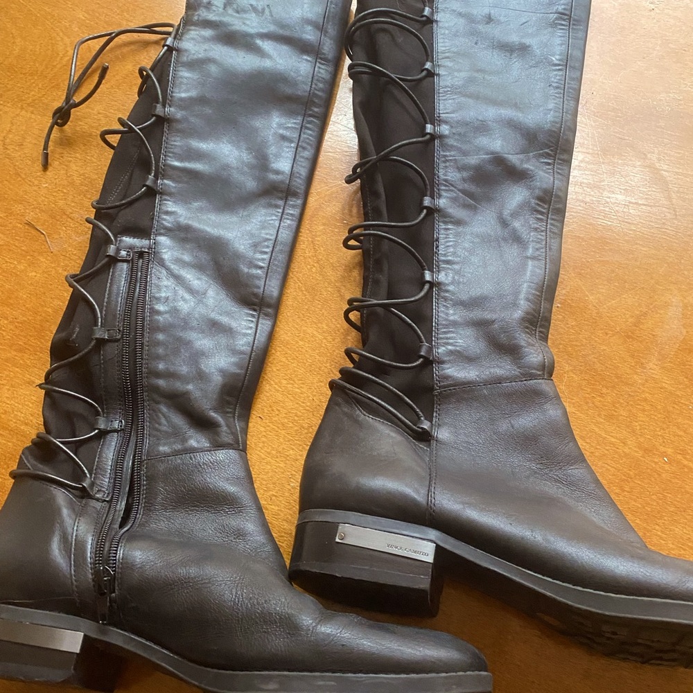 Gorgeous Vince Camuto 9 1/2 blackBoots .19 inches high at the front.